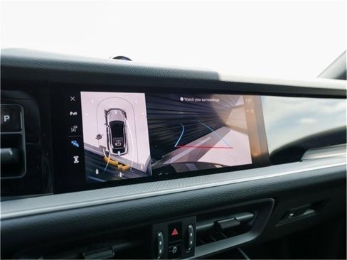 Certified 2025 Porsche Cayenne Coupe AWD/4WD image 19