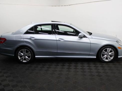 Used 2013 Mercedes-Benz E 400 Sport Sedan w/ Premium 1 Pkg image 4