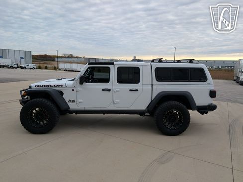 Used 2021 Jeep Gladiator Rubicon w/ Cold Weather Group image 5