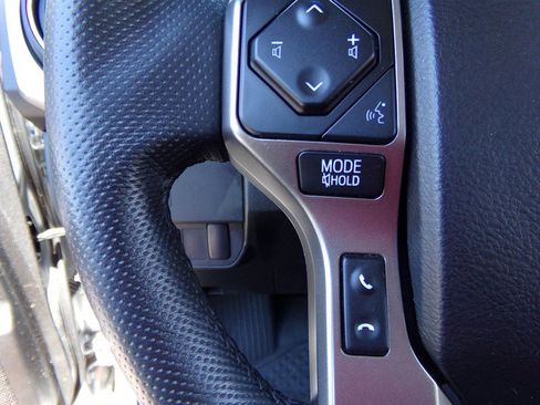 Used 2021 Toyota Tacoma SR5 AWD/4WD image 44