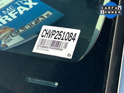 Used 2025 Toyota Camry SE image 32