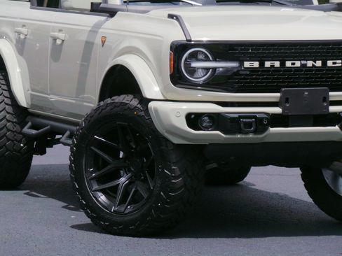 Used 2025 Ford Bronco Badlands AWD/4WD image 22
