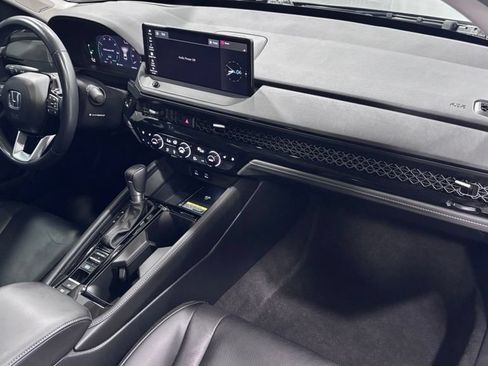 Used 2024 Honda Accord Touring image 17