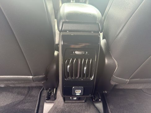 Used 2025 Jeep Compass Latitude AWD/4WD image 32