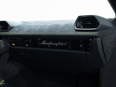 Used 2024 Lamborghini Huracan Sterrato image 34