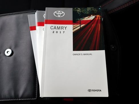 Used 2017 Toyota Camry SE image 32