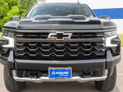 Used 2023 Chevrolet Silverado 1500 ZR2 w/ Technology Package AWD/4WD image 3