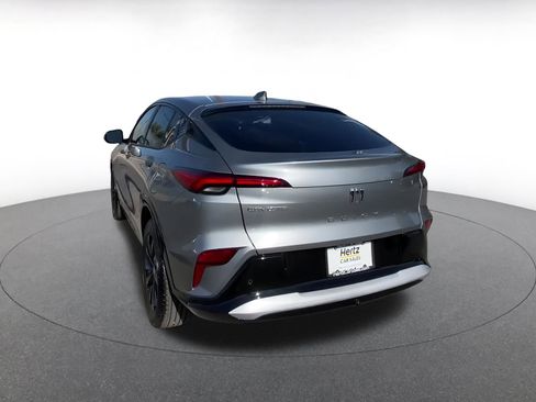 Used 2025 Buick Envista Sport Touring image 11