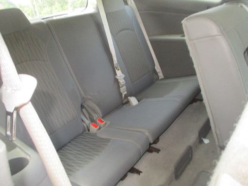 Used 2015 Chevrolet Traverse LT w/ Style and Technology Package FWD image 21