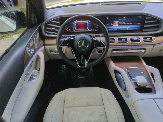 Used 2025 Mercedes-Benz GLE 450e 4MATIC image 17