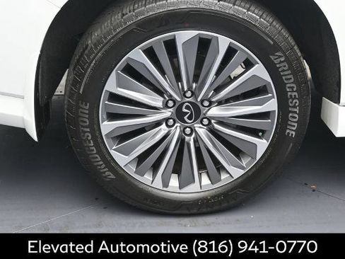 Certified 2026 INFINITI QX80 Luxe AWD/4WD image 5