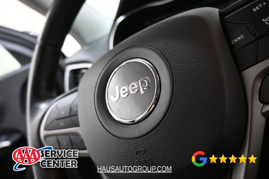 Used 2019 Jeep Cherokee Latitude Plus w/ Cold Weather Group AWD/4WD image 29