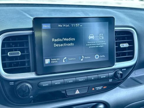 Used 2024 Hyundai Venue SEL FWD image 18
