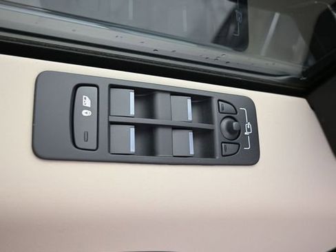 New 2025 Land Rover Discovery Sport S image 20