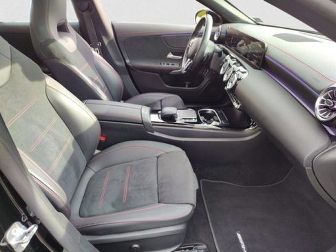 Used 2023 Mercedes-Benz CLA 250 4MATIC image 21