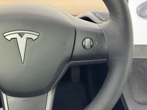 Used 2021 Tesla Model 3 Standard Range Plus image 19