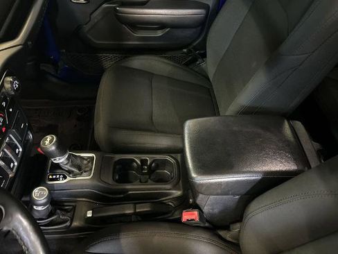 Used 2018 Jeep Wrangler Sport AWD/4WD image 21