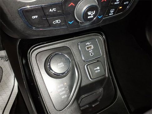 Used 2019 Jeep Compass Limited image 24