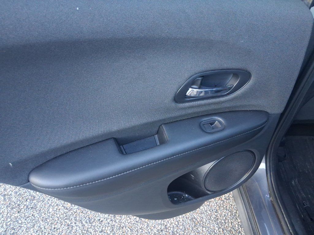 Used 2022 Honda HR-V LX image 13