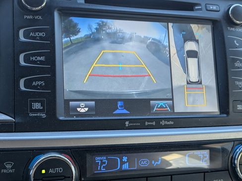 Used 2017 Toyota Highlander Limited Platinum image 11