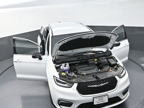 New 2026 Chrysler Pacifica Select image 27