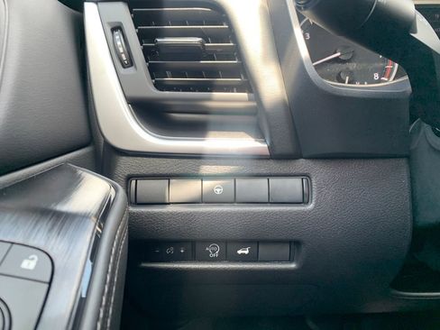 New 2026 Nissan Rogue SV FWD image 19