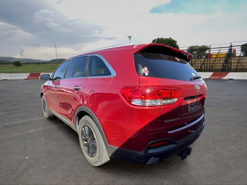 Used 2017 Kia Sorento LX FWD image 4