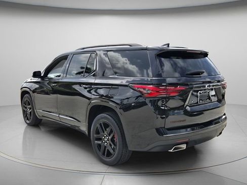 Used 2022 Chevrolet Traverse Premier w/ Redline Edition FWD image 8