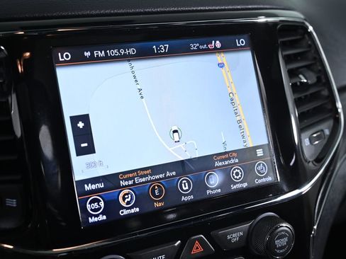 Used 2020 Jeep Grand Cherokee Limited w/ Premium Lighting Group image 18