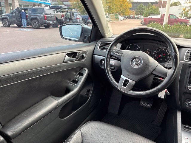 Used 2013 Volkswagen Jetta TDI FWD image 17