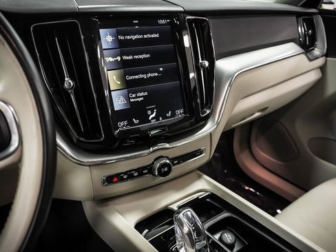 Used 2019 Volvo XC60 T8 Momentum image 15