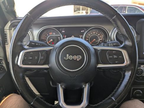 Used 2020 Jeep Wrangler Unlimited Sahara image 30
