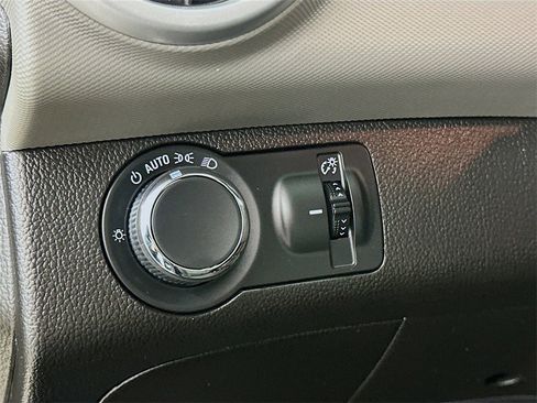 Used 2018 Chevrolet Sonic LT image 19