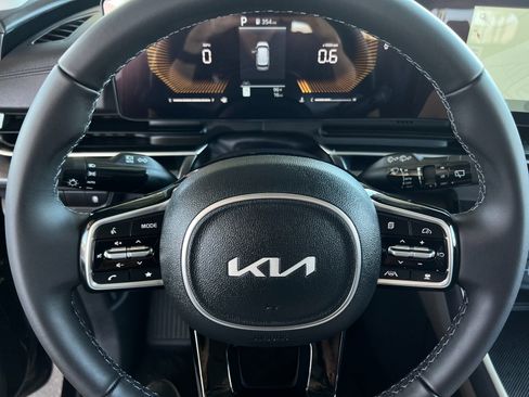 Used 2026 Kia Carnival FWD image 27