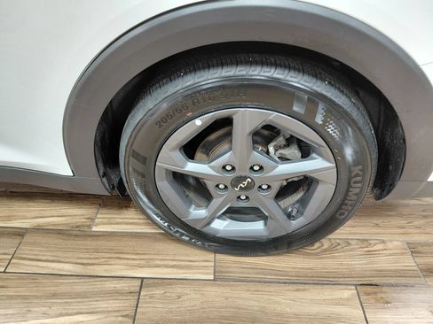 Used 2025 Kia K4 FWD image 18