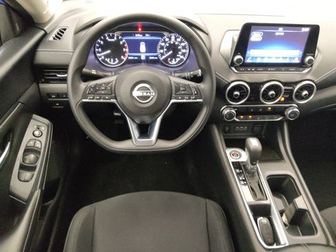 Used 2025 Nissan Sentra SV FWD image 22