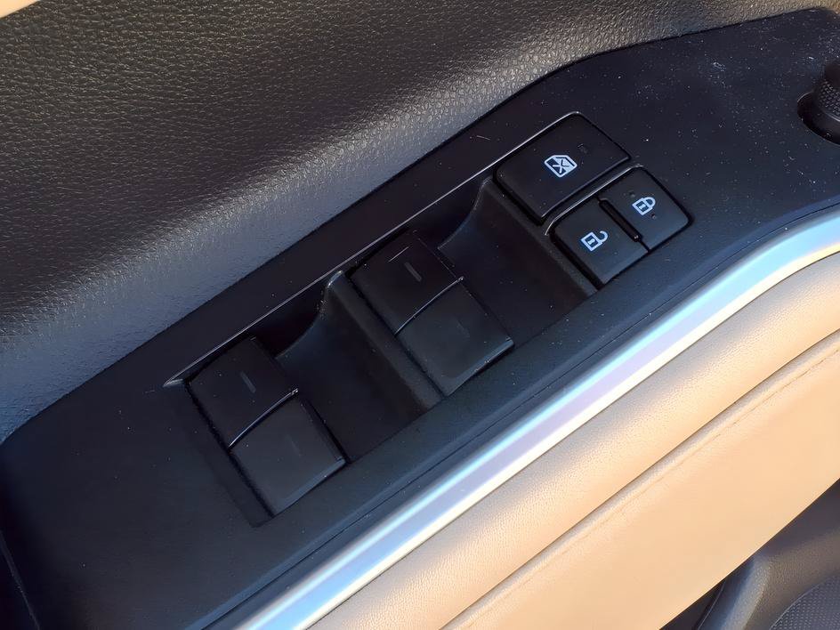 Used 2023 Toyota Highlander XLE FWD image 20