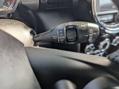 Used 2021 MINI Cooper 2-Door Hardtop FWD image 25