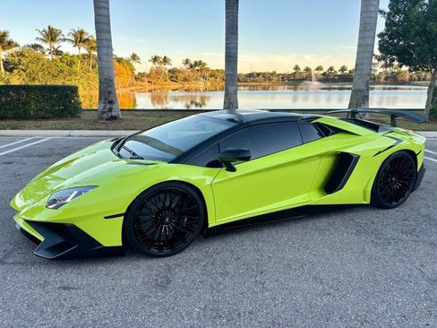 Used 2016 Lamborghini Aventador LP 750-4 Superveloce image 2