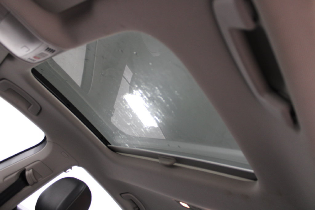 Used 2025 Volkswagen Jetta SE FWD image 36