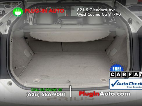 Used 2015 Toyota Prius Three w/ Solar Roof Package FWD image 11