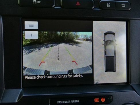 Used 2021 Ford F250 Lariat w/ Lariat Value Package AWD/4WD image 11