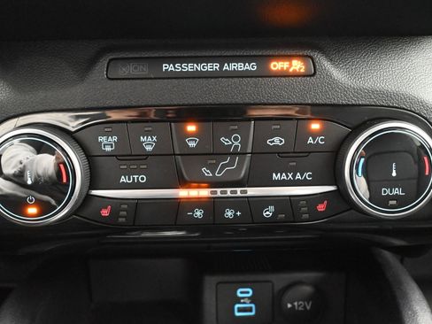 Used 2022 Ford Escape SEL image 18