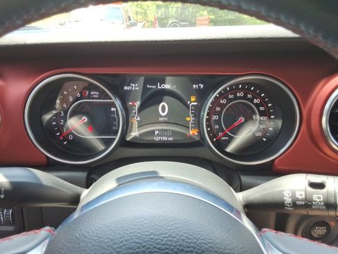 Used 2018 Jeep Wrangler Unlimited Rubicon AWD/4WD image 30