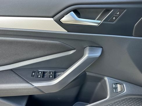 Used 2024 Volkswagen Jetta Sport image 10