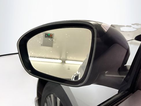 Used 2024 Nissan Altima 2.5 SV FWD image 16