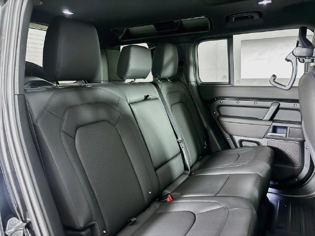 New 2026 Land Rover Defender 110 X-Dynamic SE AWD/4WD image 21