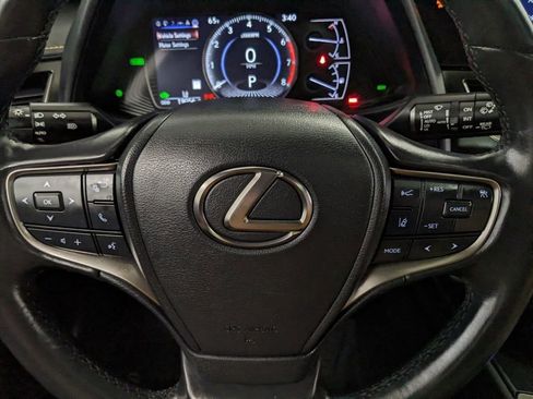 Used 2024 Lexus UX 250h AWD w/ Premium Package image 11