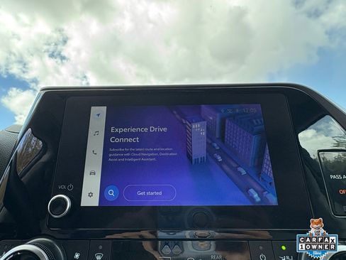 Used 2023 Toyota Highlander XLE image 19