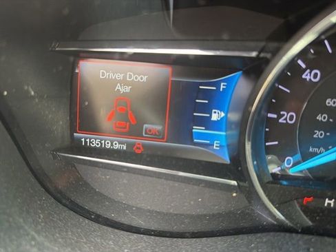 Used 2018 Ford Explorer XLT w/ Equipment Group 202A AWD/4WD image 7